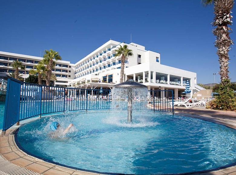 Ascos Coral Szálloda 4*